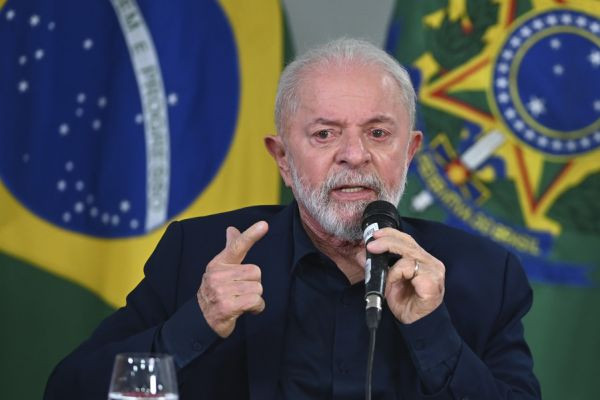 El Gobierno de Lula estudia crear un impuesto mínimo para millonarios en Brasil